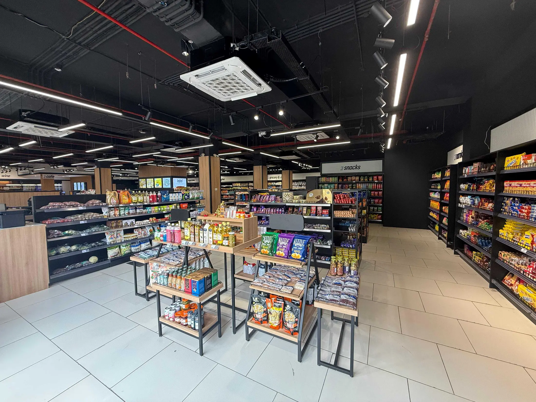 The bright interior of an operating rapsap supermarket
